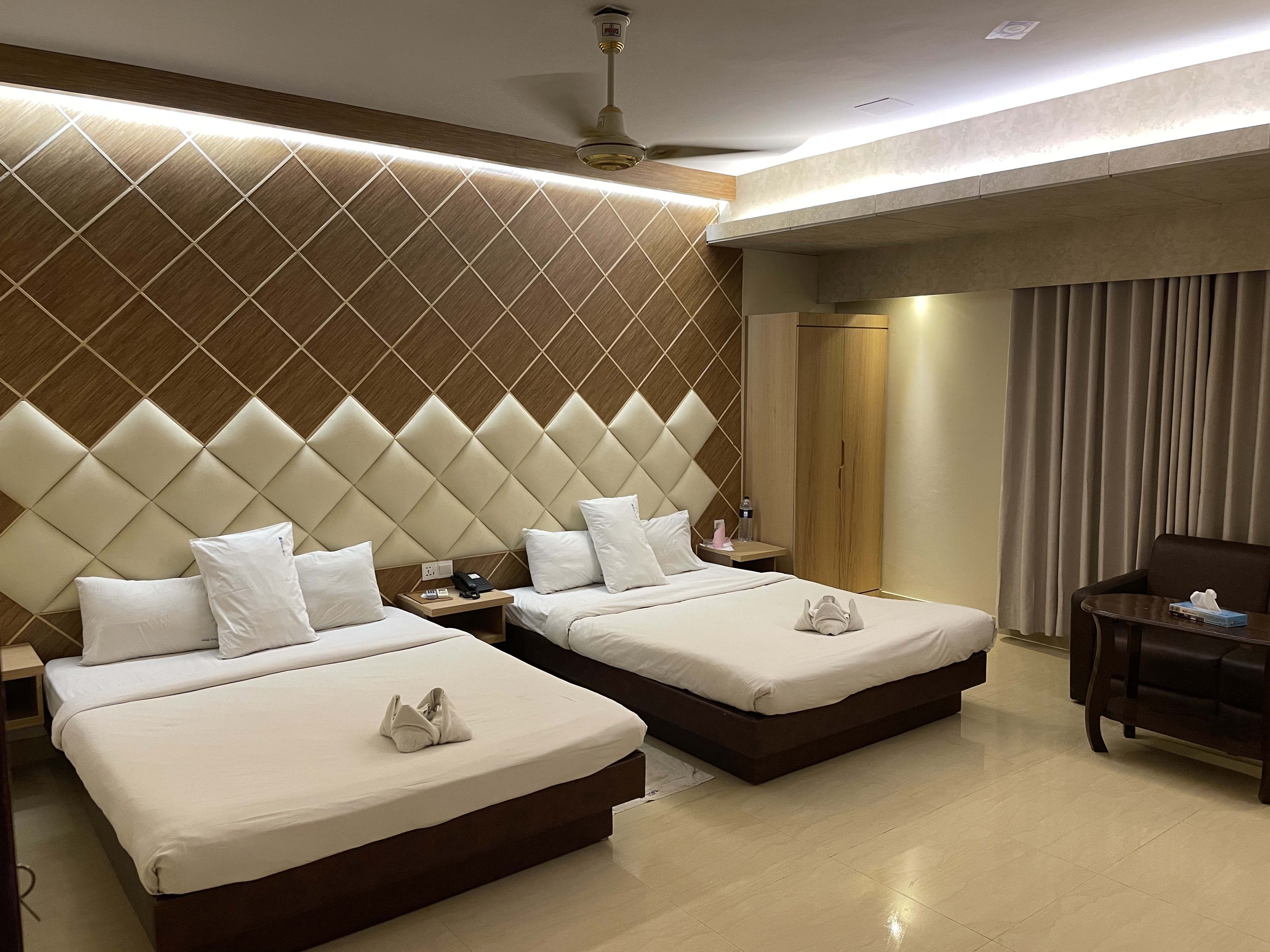 Deluxe Four Beds – view 3