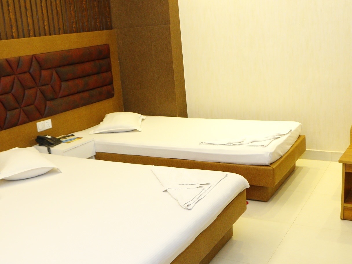 Deluxe Triple Room – view 7
