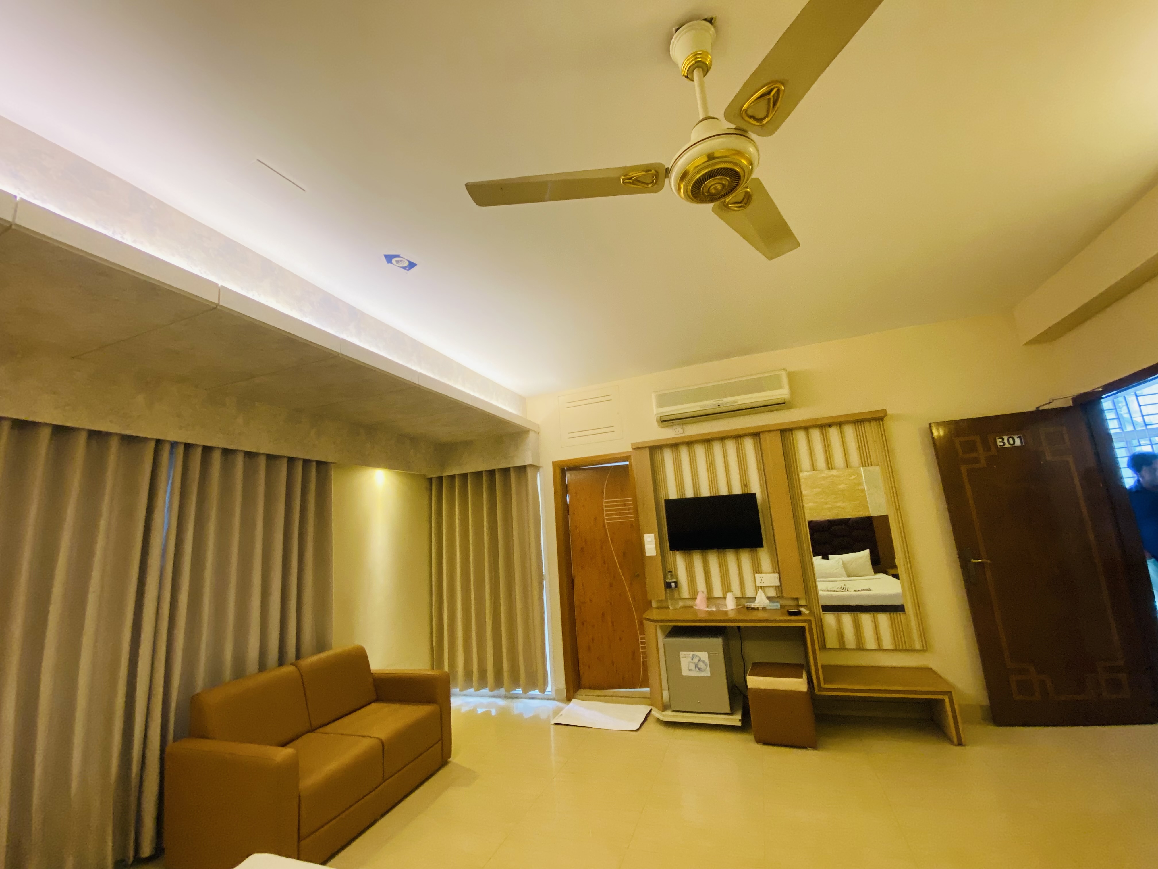 Honeymoon Room – view 5