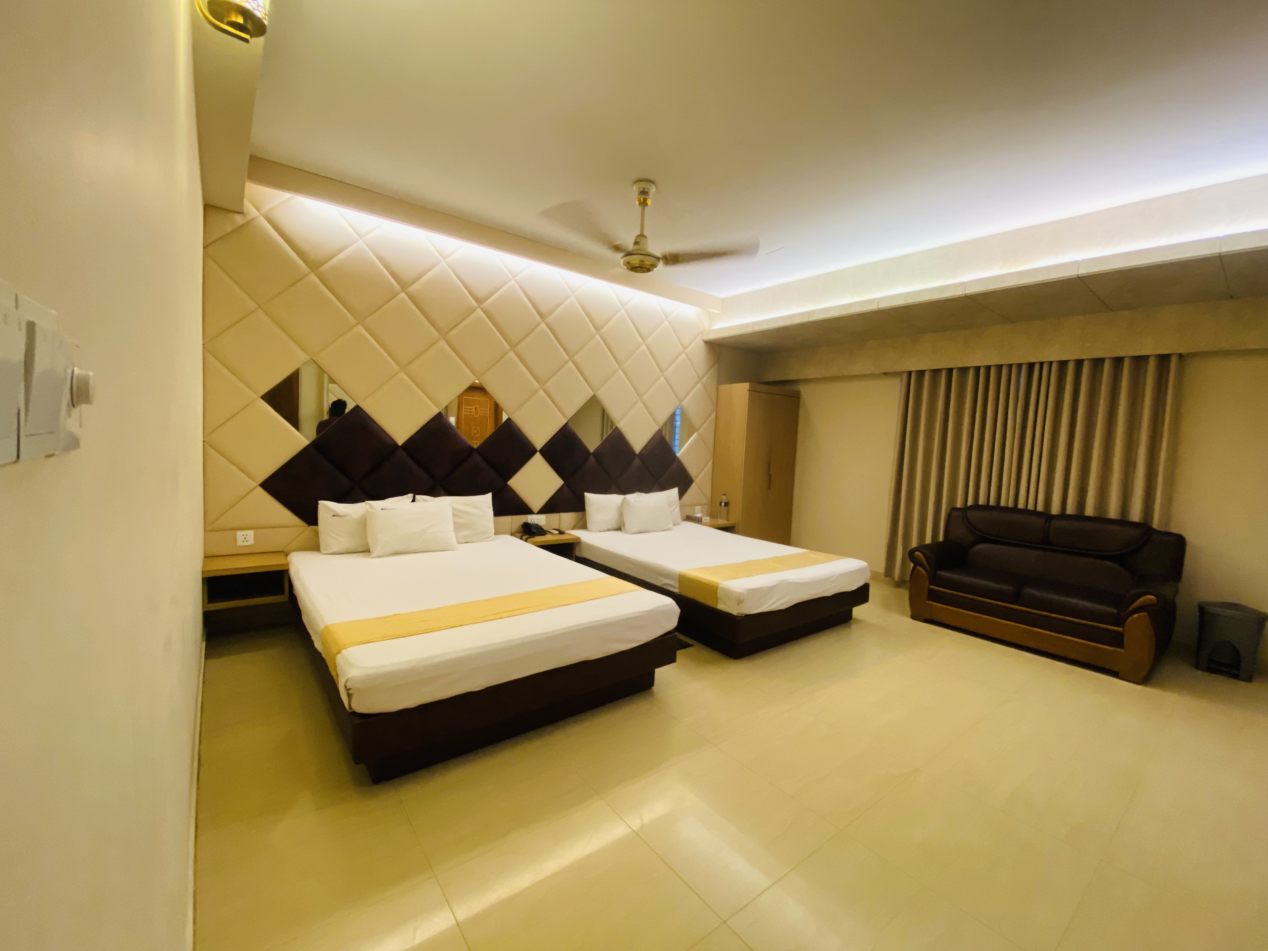 Deluxe Four Beds