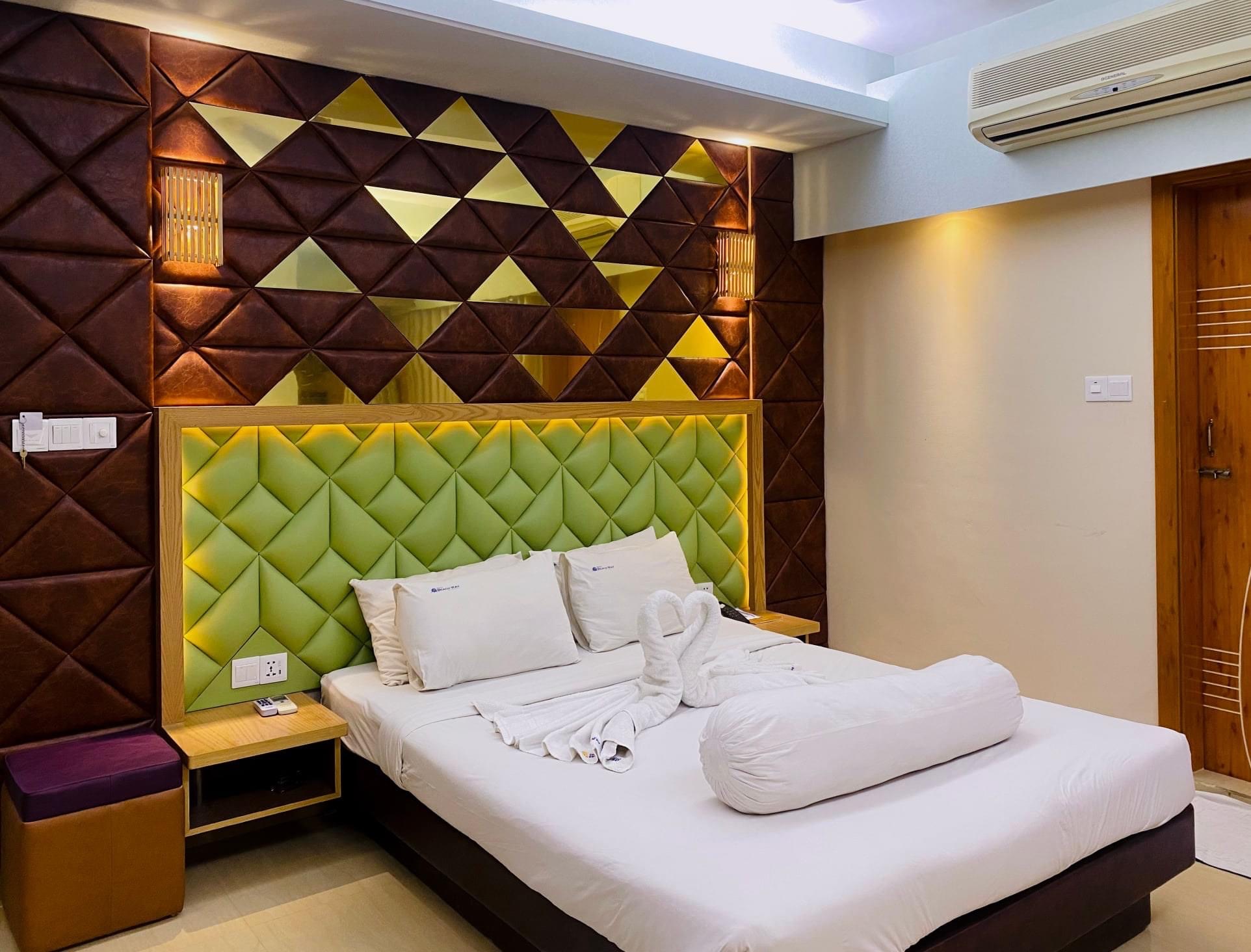 Honeymoon Room – view 7