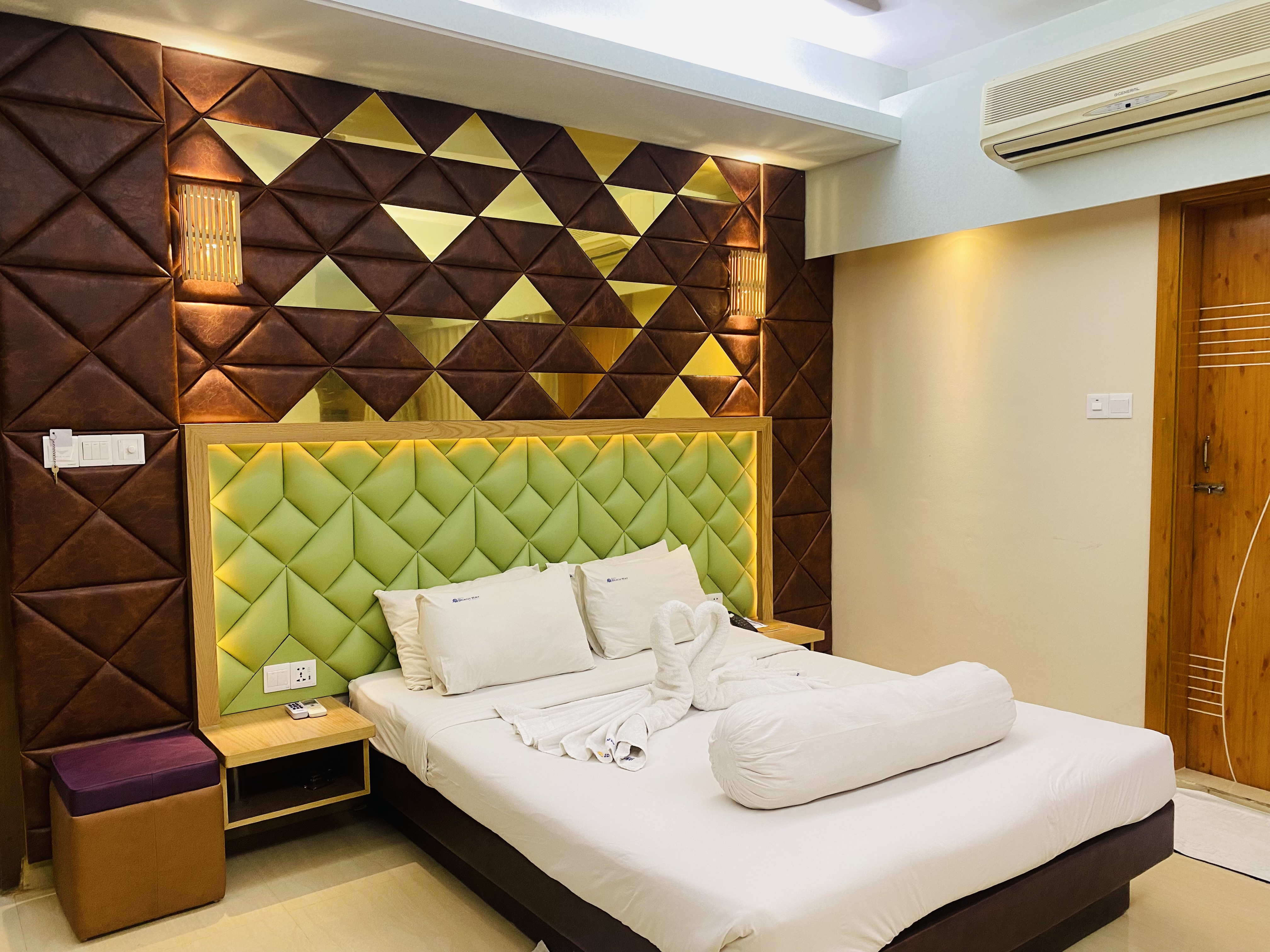 Honeymoon Room