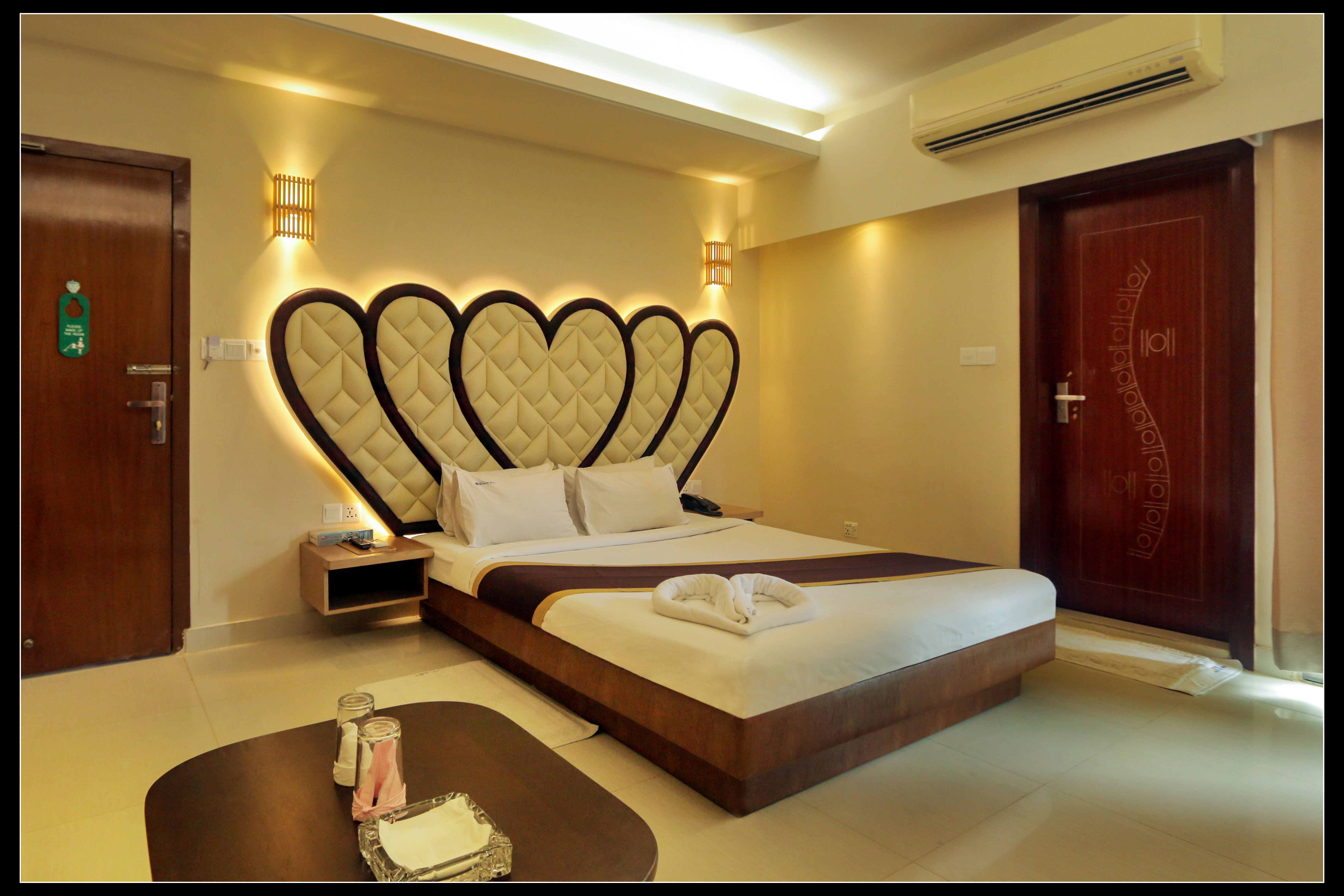 Honeymoon Room – view 8